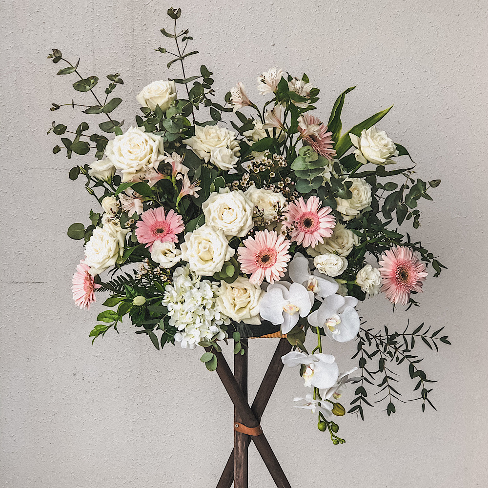 the-proper-etiquette-for-gifting-grand-opening-flower-stands4